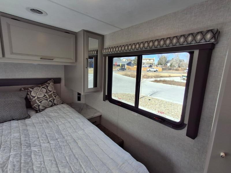 Thor Motor Coach Gemini  2023