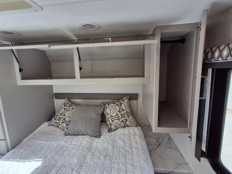 Thor Motor Coach Gemini  2023