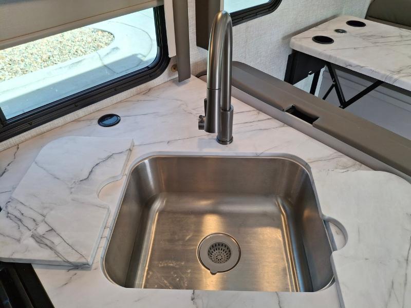 Thor Motor Coach Gemini  2023