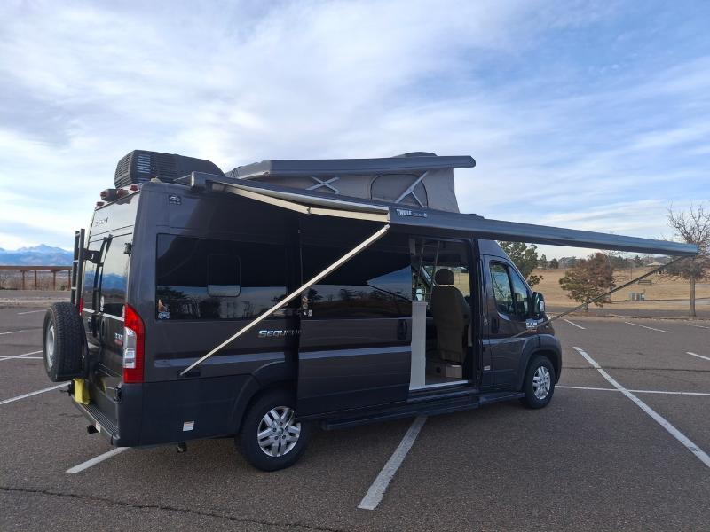 Thor Motor Coach Sequence 20J  2022