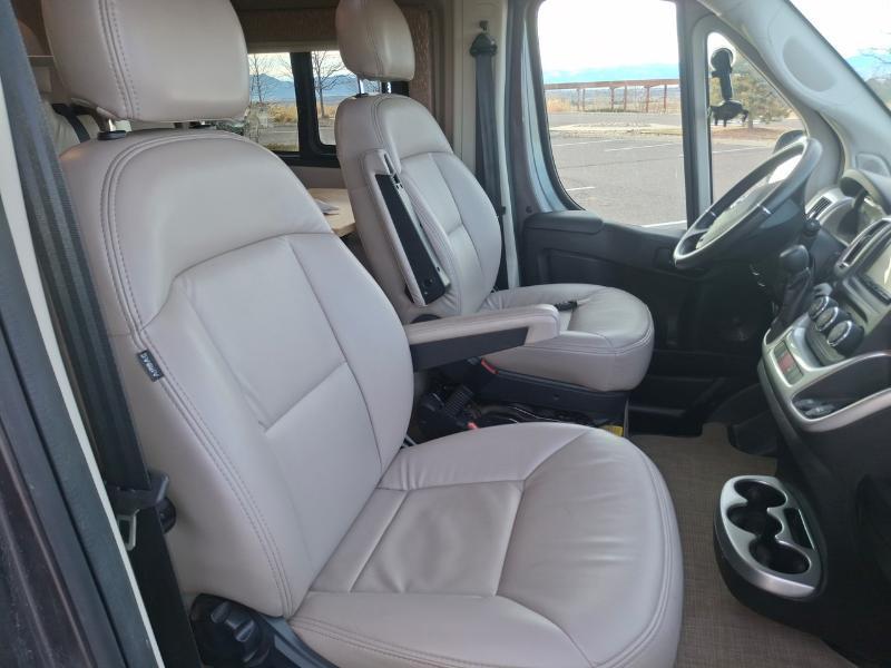 Thor Motor Coach Sequence 20J  2022