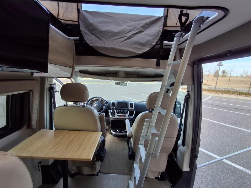 Thor Motor Coach Sequence 20J  2022