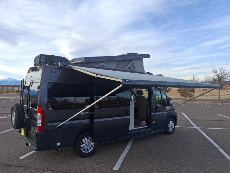 Thor Motor Coach Sequence 20J  2022