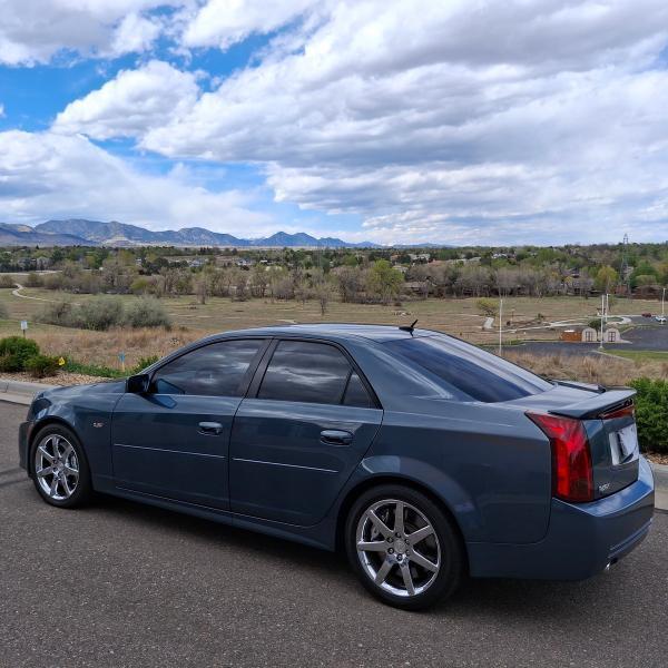 Cadillac CTS-V Sedan 4dr Sdn 2005