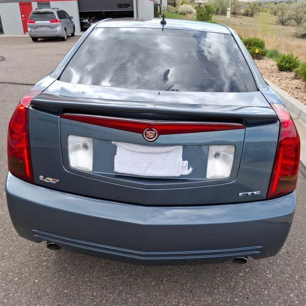 Cadillac CTS-V Sedan 4dr Sdn 2005