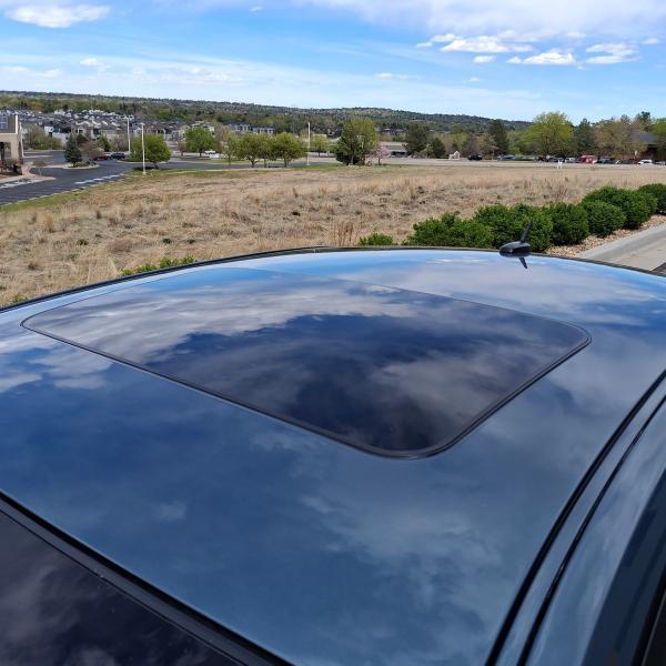 Cadillac CTS-V Sedan 4dr Sdn 2005