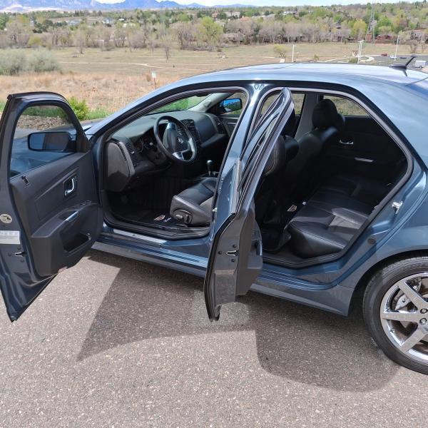 Cadillac CTS-V Sedan 4dr Sdn 2005