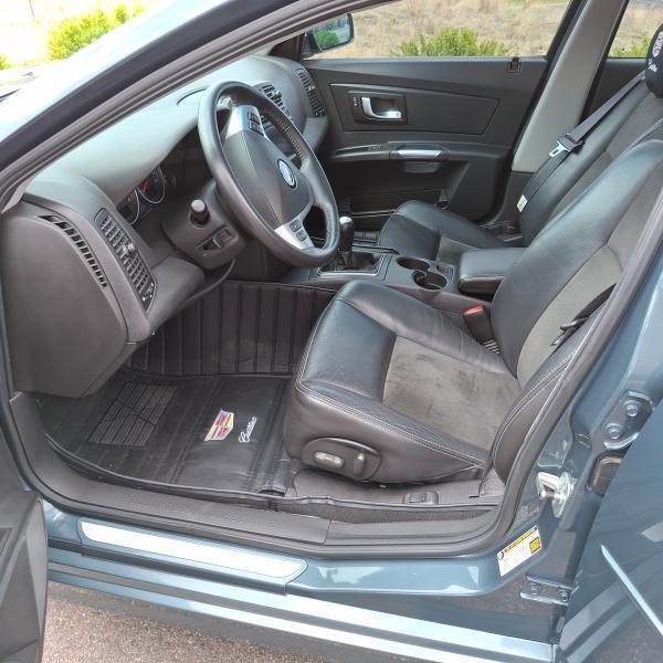 Cadillac CTS-V Sedan 4dr Sdn 2005