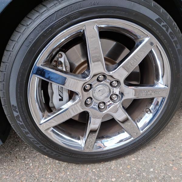 Cadillac CTS-V Sedan 4dr Sdn 2005