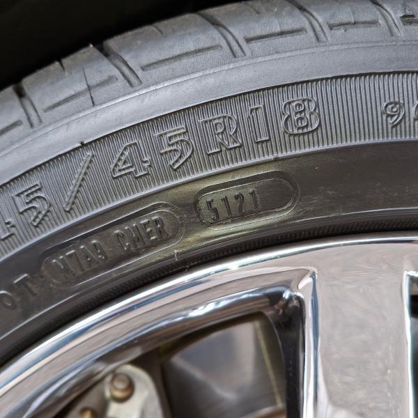 Cadillac CTS-V Sedan 4dr Sdn 2005