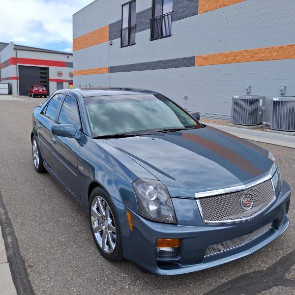 Cadillac CTS-V Sedan 4dr Sdn 2005