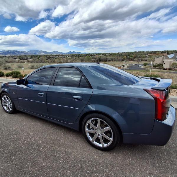 Cadillac CTS-V Sedan 4dr Sdn 2005