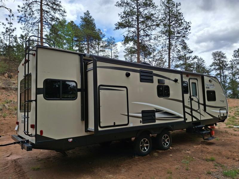 Coachmen Freedom Express  2018
