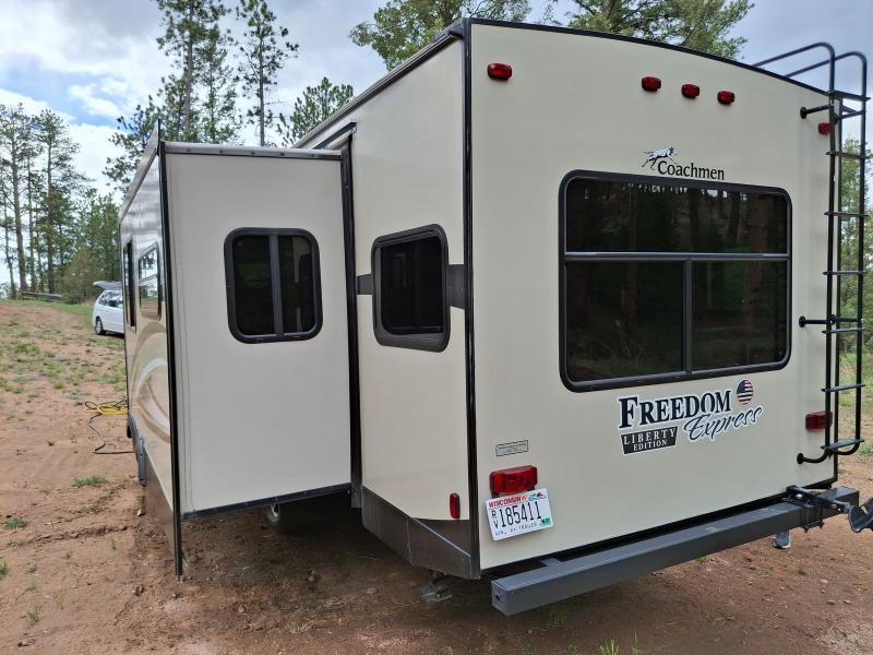 Coachmen Freedom Express  2018