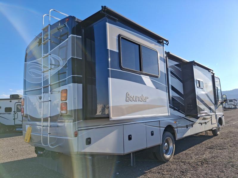 Fleetwood Bounder  2015