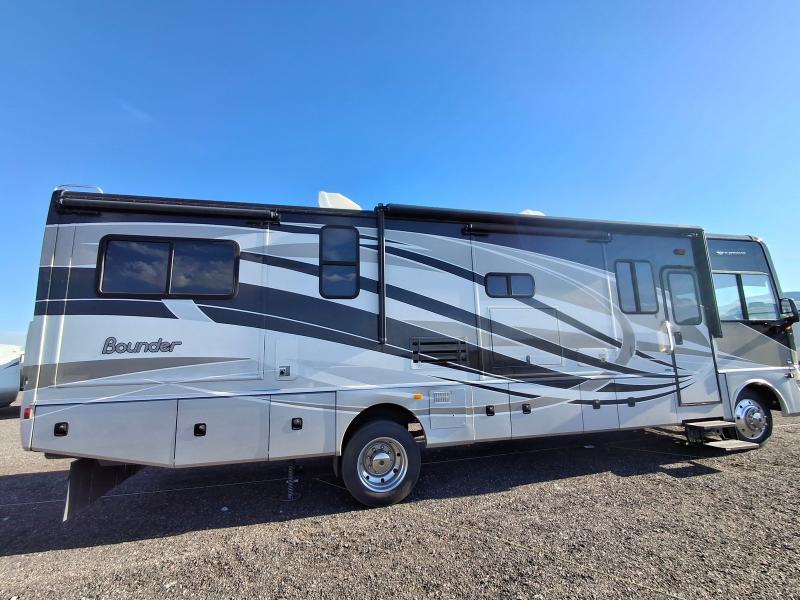 Fleetwood Bounder  2015
