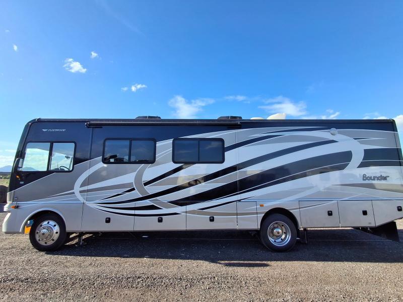 Fleetwood Bounder  2015