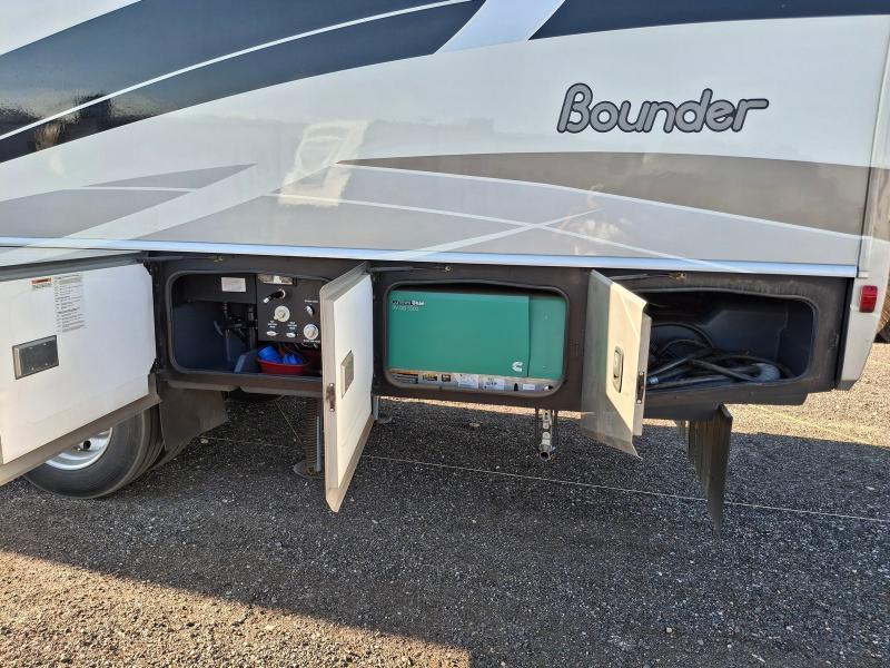 Fleetwood Bounder  2015