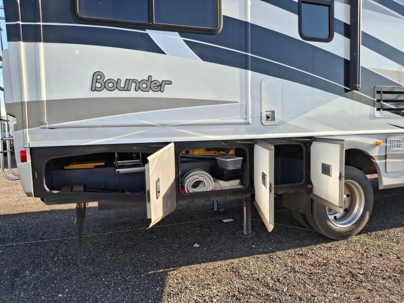Fleetwood Bounder  2015
