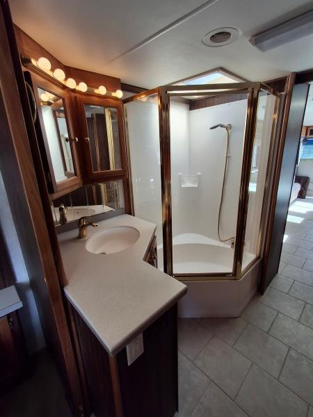 Tiffin Motorhomes Phaeton  2003