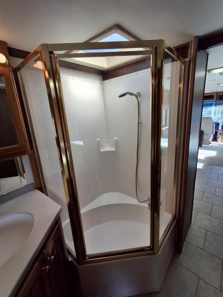 Tiffin Motorhomes Phaeton  2003