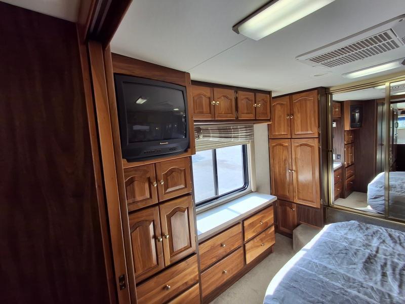Tiffin Motorhomes Phaeton  2003