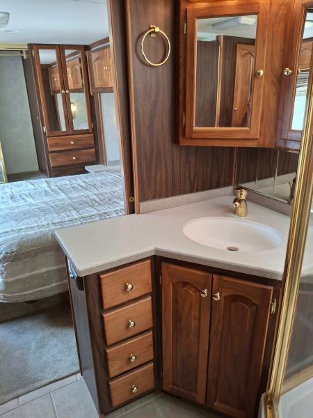 Tiffin Motorhomes Phaeton  2003