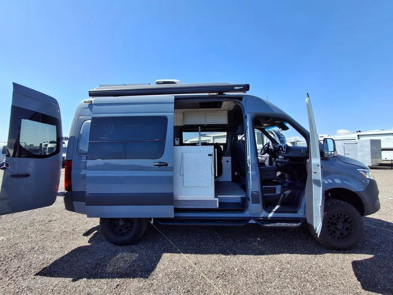 Mercedes-Benz 2500 Sprinter Vans  2023