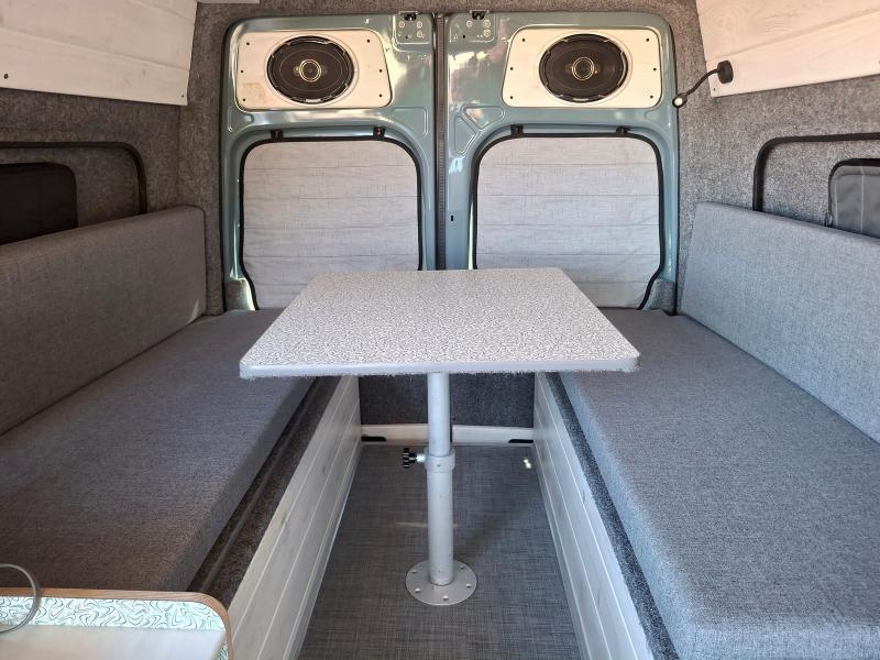 Mercedes-Benz 2500 Sprinter Vans  2023