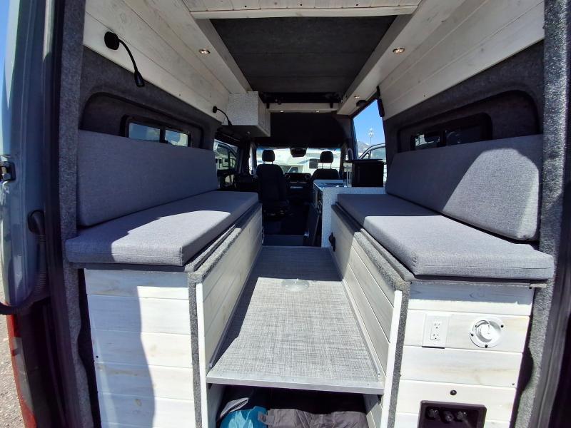 Mercedes-Benz 2500 Sprinter Vans  2023