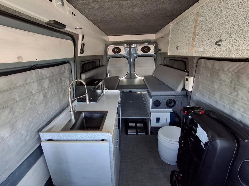 Mercedes-Benz 2500 Sprinter Vans  2023