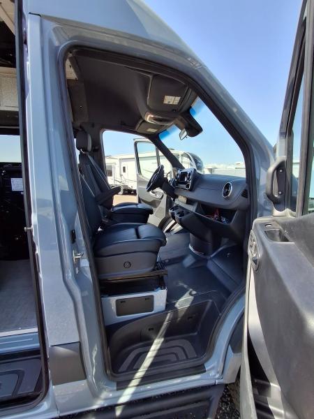 Mercedes-Benz 2500 Sprinter Vans  2023