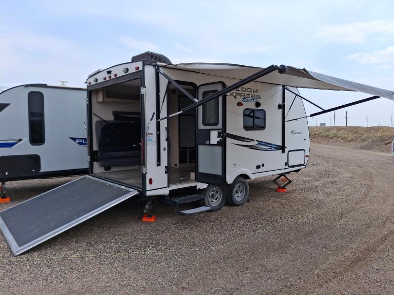 Coachmen Freedom Express Blast  2020