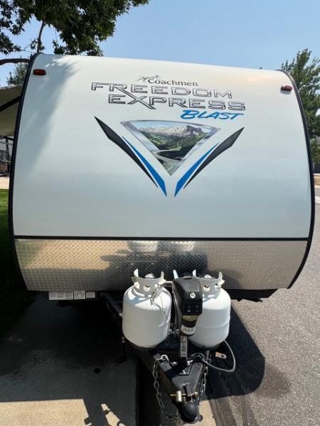 Coachmen Freedom Express Blast  2020