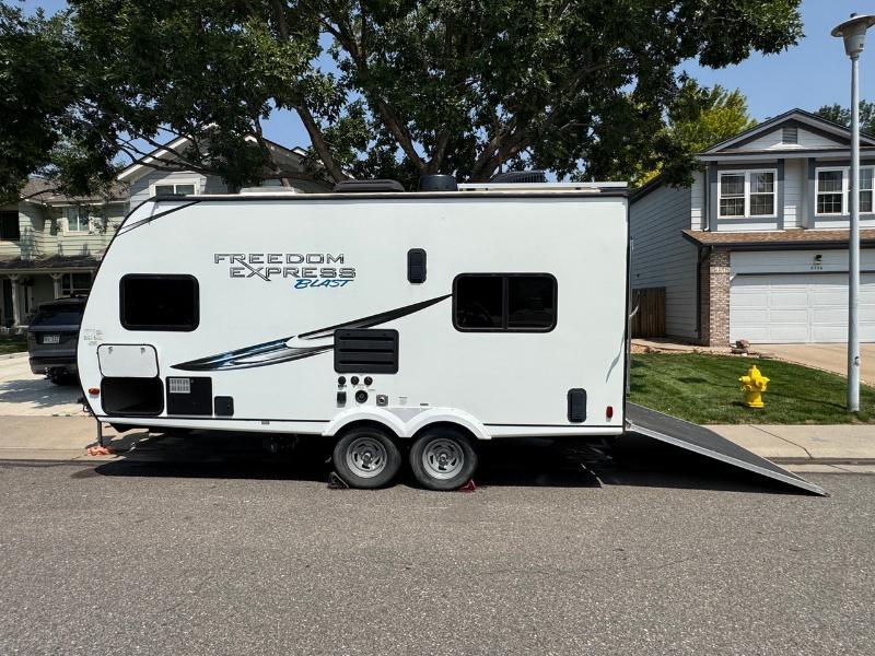 Coachmen Freedom Express Blast  2020