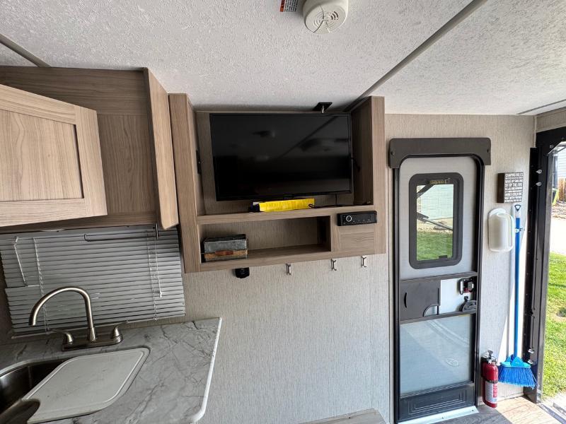 Coachmen Freedom Express Blast  2020