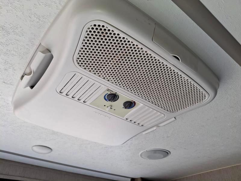 Coachmen Freedom Express Blast  2020