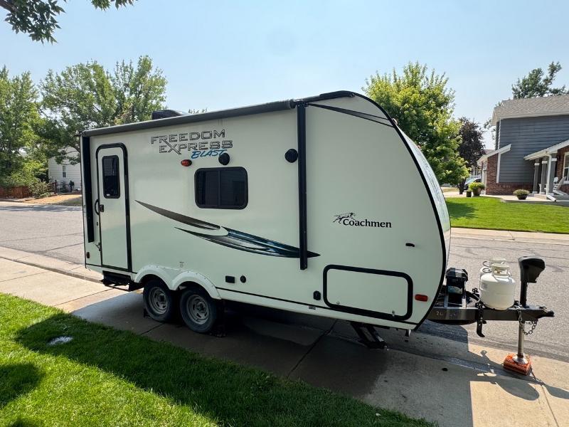 Coachmen Freedom Express Blast  2020
