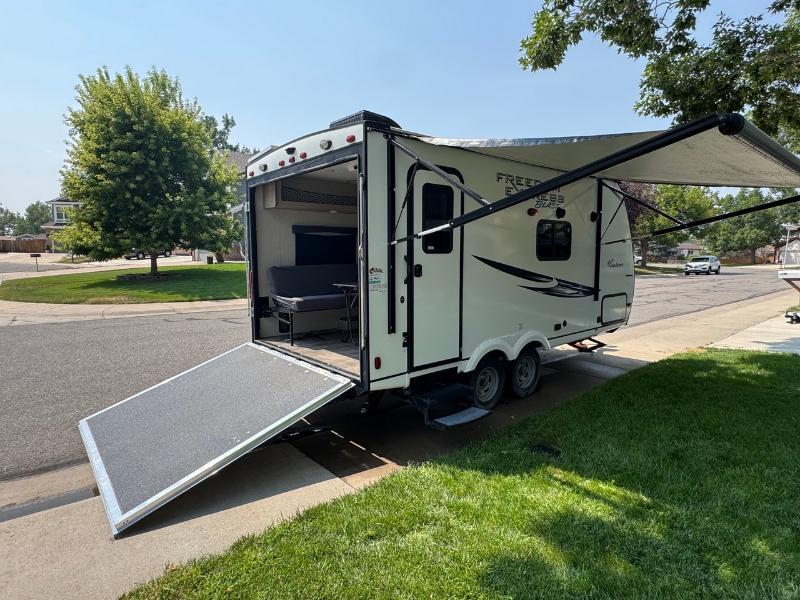 Coachmen Freedom Express Blast  2020