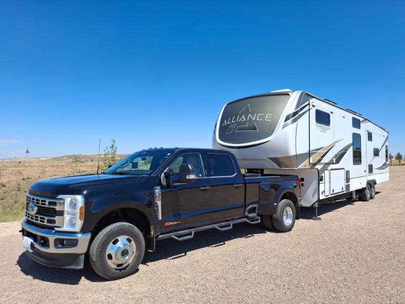 Ford F-350 Crew Cab  2024