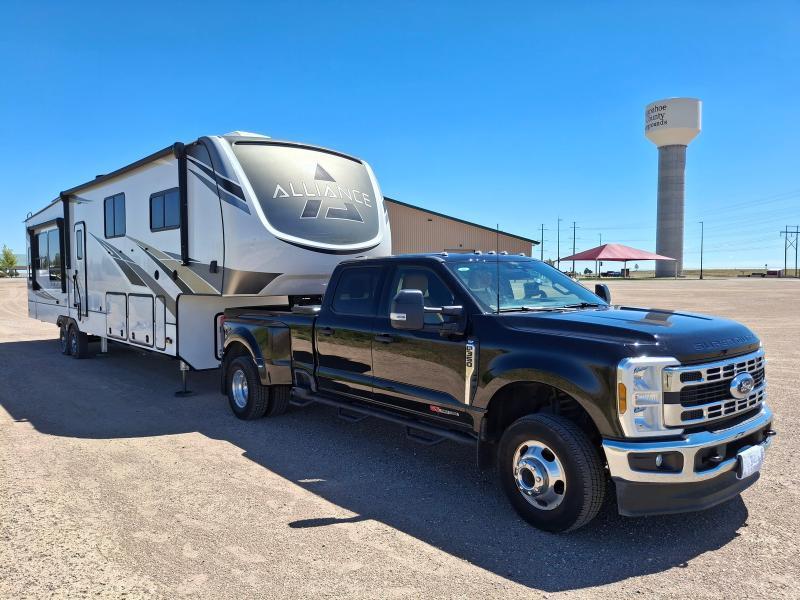 Ford F-350 Crew Cab  2024
