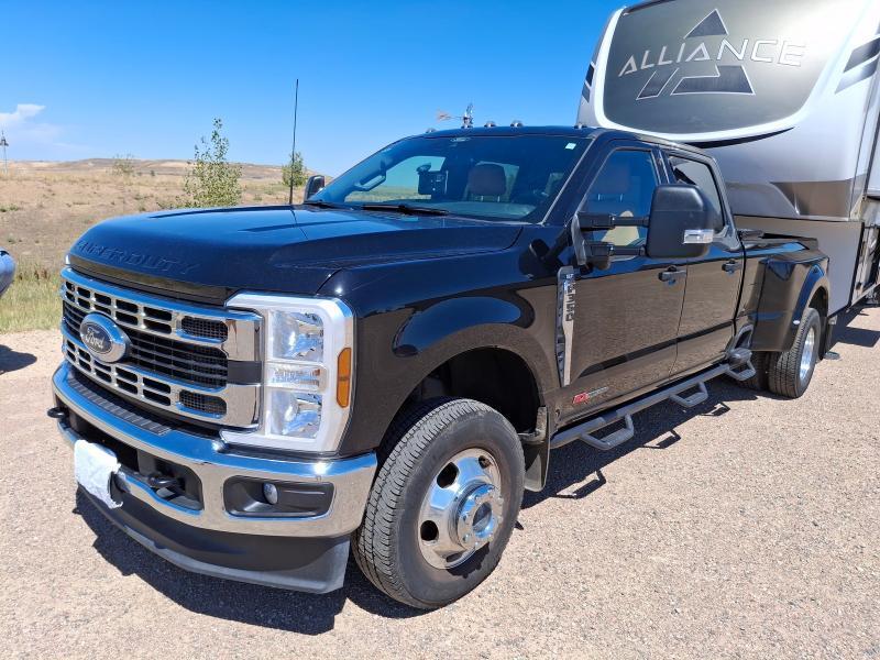 Ford F-350 Crew Cab  2024