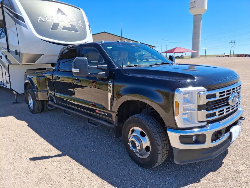 Ford F-350 Crew Cab  2024