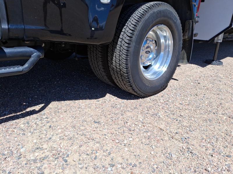 Ford F-350 Crew Cab  2024