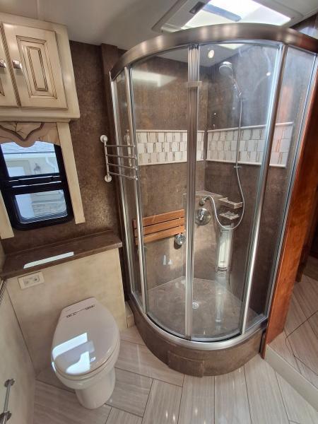 Tiffin Motorhomes Allegro Bus  2015