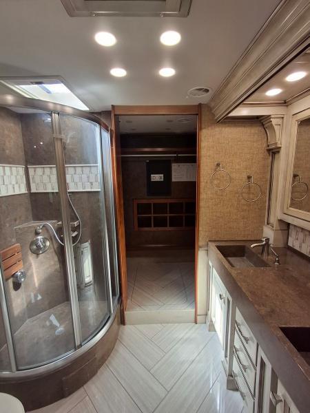 Tiffin Motorhomes Allegro Bus  2015