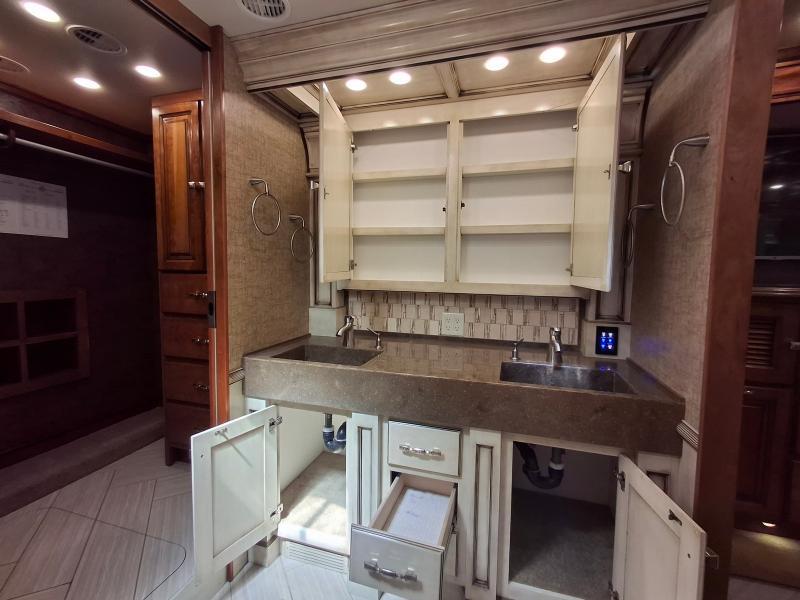 Tiffin Motorhomes Allegro Bus  2015