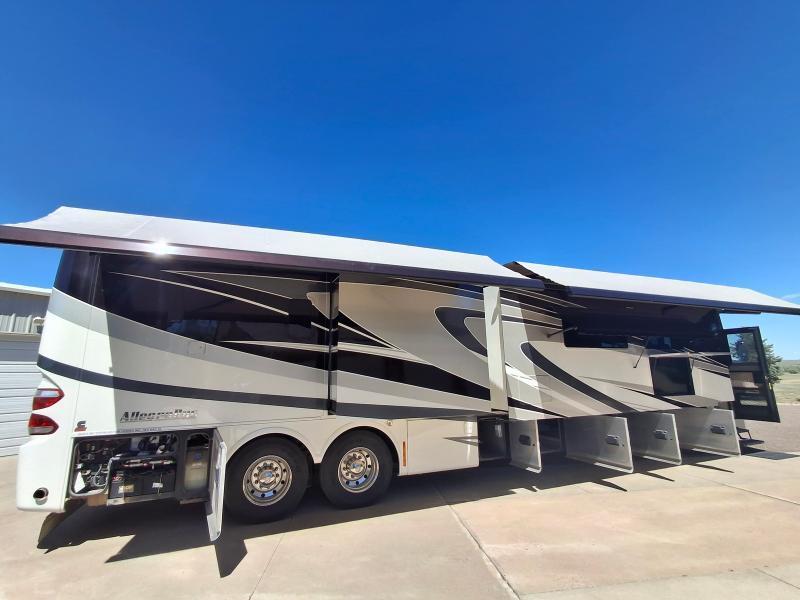 Tiffin Motorhomes Allegro Bus  2015