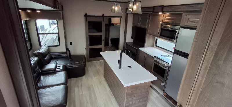 Grand Design Solitude  2021