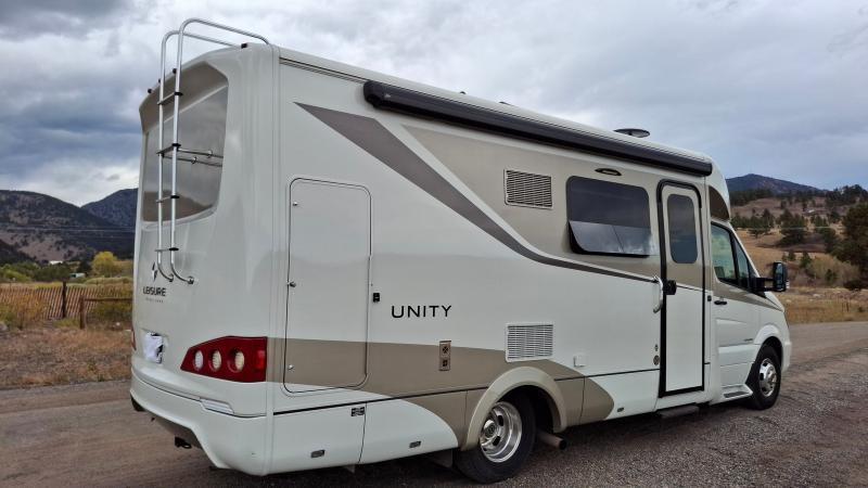 Leisure Travel U24MB  2015